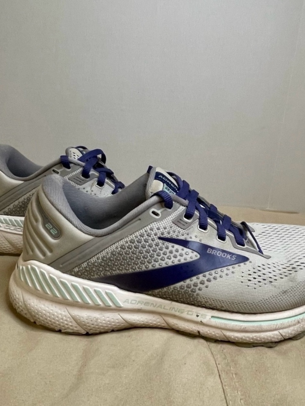 Brooks Adrenaline GTS 22 Shoes Women’s 9.5W Gray Running Athletic Supportive - Picture 5 of 12